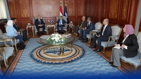 قناة السويس وتعليم الكبار يطلقان برامج محو الأمية بمركز الإبداع بالإسماعيلية