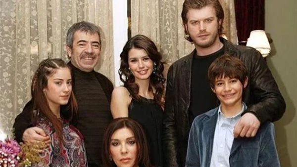 مسلسل العشق الممنوع. تعرف على مواعيد العرض والقنوات الناقلة