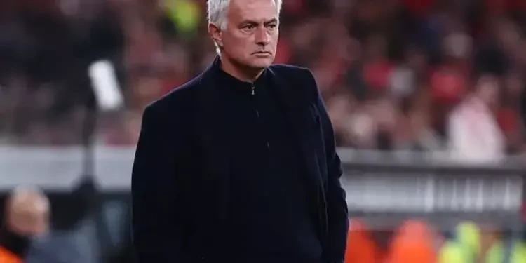 مورينيو مستنى إشارة الملكي. وبيريز عامل نفسه من بنها