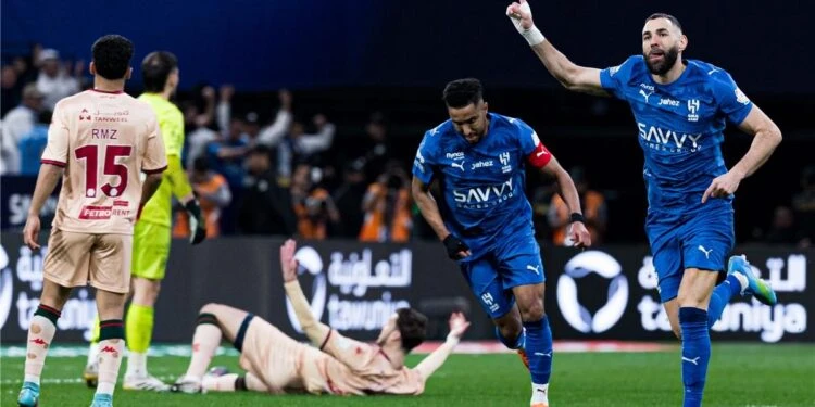 “توني” يغرد وحيداً في القمة. وماكينة “بنزيما” تنفجر بهاتريك تاريخي