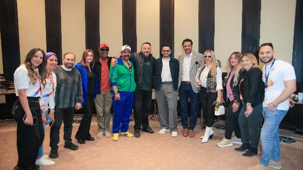 محمد ثروت وحمادة هلال يضيئان احتفالية دعم أطفال “طيف التوحد”