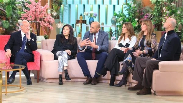 أسرة محمد عبد الوهاب تكشف أسرارًا من حياته في «معكم منى الشاذلي»