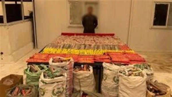 ضبط أكبر تاجر ألعاب نارية بالقاهرة.. أكثر من 2 مليون قطعة بحوزته