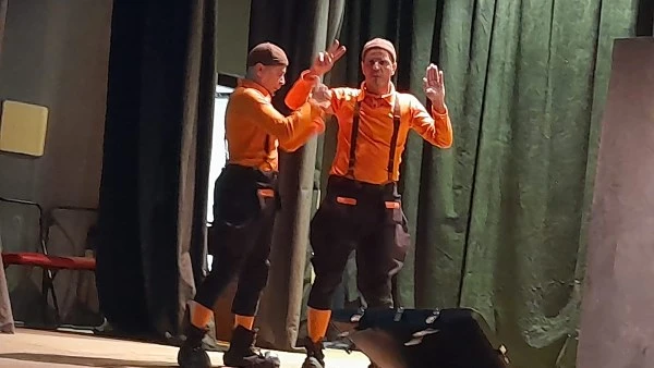 اناكوندا و نون الفجوة عروض بمسرح شباب الجنوب في قصر ثقافة قنا