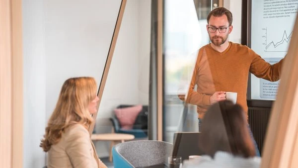 مدير نرجسي في العمل؟ خطر خفي يهدد صحتك النفسية والجسدية