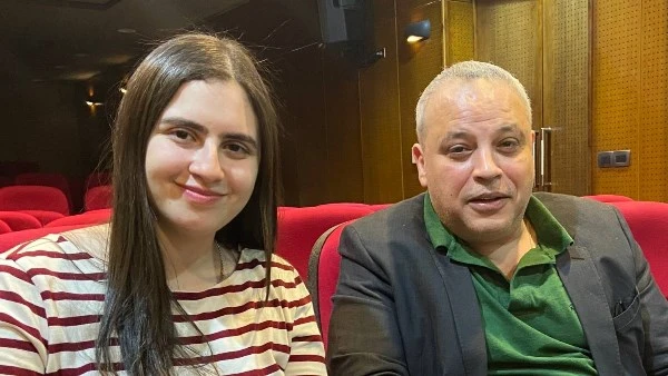 قلد تامر عبد المنعم يرد علي انتقادات مسرحية “نوستالجيا 80/90”| فيديو