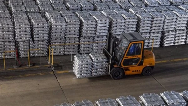 استقرار سعر الألومنيوم عالميًا عند 3527 دولارًا للطن وسط تقلبات الأسواق الصناعية