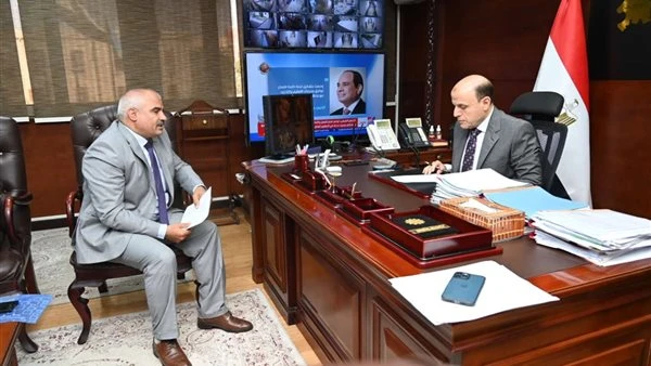 محافظ الغربية يبحث مع النواب والشيوخ مشكلات الدوائر وخطة تحسين الخدمات