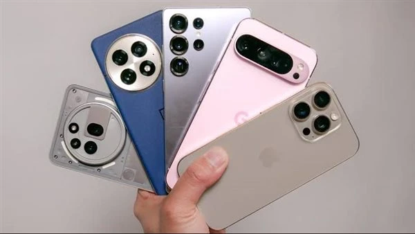 استشاري طب نفسي: الهواتف الذكية تدمر خلايا المخ والعلاج في "العزلة الإلكترونية"