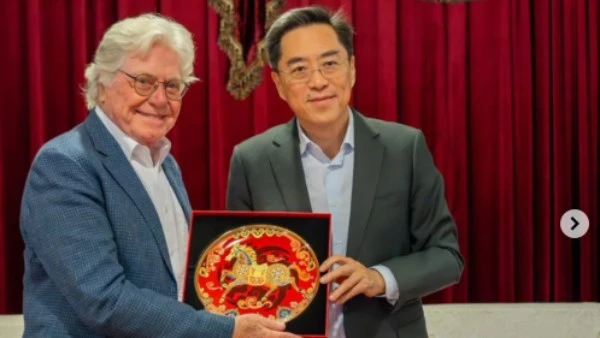 حسين فهمي يلتقي بنائب رئيس تحرير مجموعة الصين للإعلام لبحث التعاون المشترك