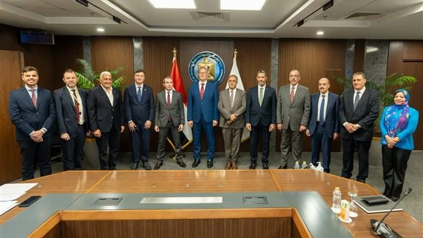 وزير البترول يشهد توقيع مذكرة نوايا مع “إيني” لتجديد الالتزام بمنطقة شمال بورسعيد