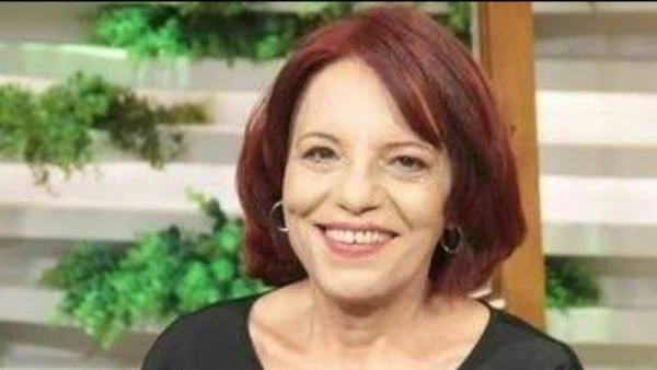 انهيار شرفة يتسبب في تدمير سيارة نجل عارفة عبد الرسول بسيدي بشر