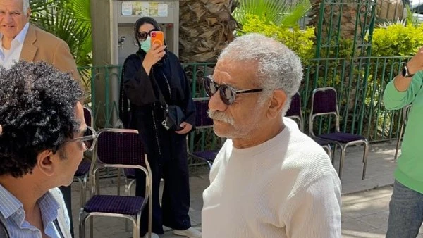 وصول سيد رجب إلى جنازة حماه بالدقي