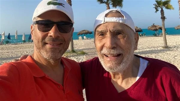 بعد استغاثته. نجل عبد الرحمن أبو زهرة: والدي حالته صعبة ومتدهوره ومش عايز مشاكل | خاص