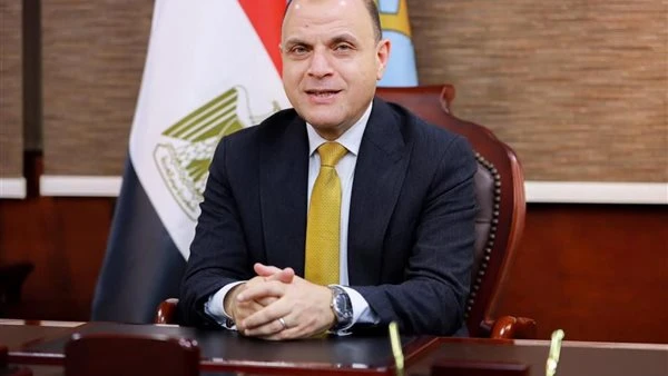 محافظ الغربية يشيد بمنتجات أيادي مصر بمعرض جامعة 6 أكتوبر للحرف