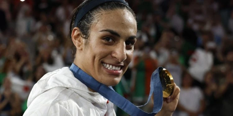 إيمان خليف “كتفها خانها”. تأجيل أول نزال احترافي للبطلة الأولمبية