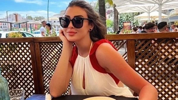 ميرنا نور الدين تتألق في إطلالة صيفية مبهجة