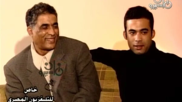 السجائر والخصوصية. مواقف خاصة جمعت بين هيثم أحمد زكي ووالده| لقاء نادر
