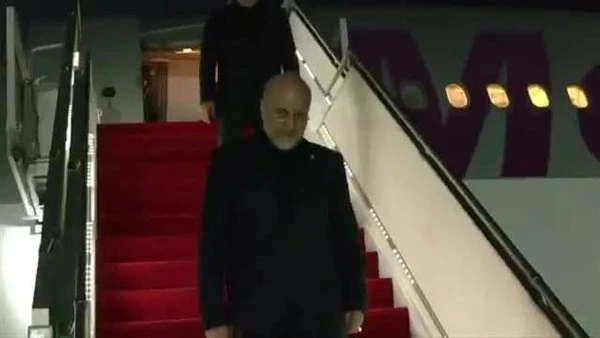 وصول قاليباف وعراقجي إلى إسلام آباد لتعزيز التعاون الإيراني الباكستاني