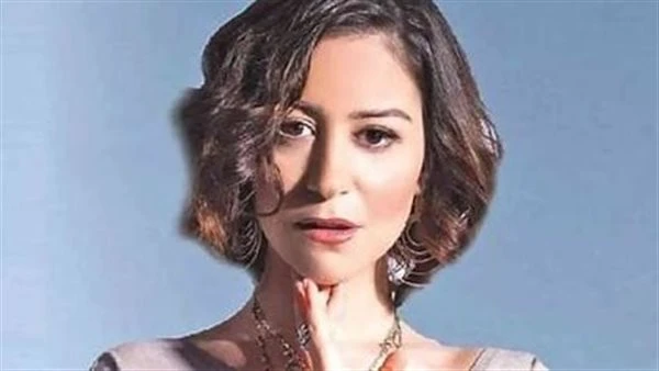 أول تعليق من منة شلبي على وفاة والدها: أطال الله في أعمار أحبابكم