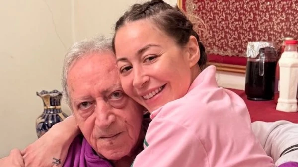 رسالة منة شلبي تحيي ذكري ميلاد والدها