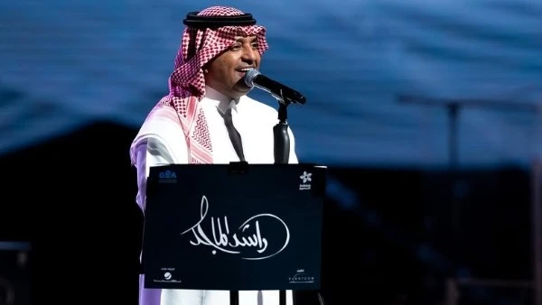 ولهان. راشد الماجد يشعل حماس جمهوره في حفل جدة