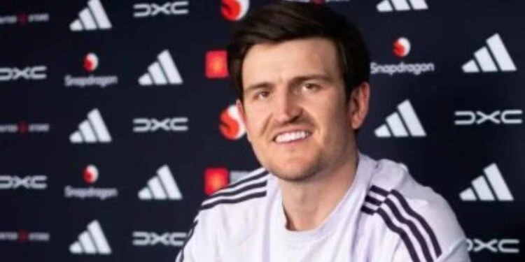 مانشستر يونايتد يجدد عقد هاري ماجواير حتى عام 2027