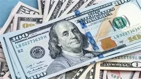 الدولار اليوم يواصل التراجع في مصر. انخفاض يصل لـ0.38% داخل 25 بنكًا