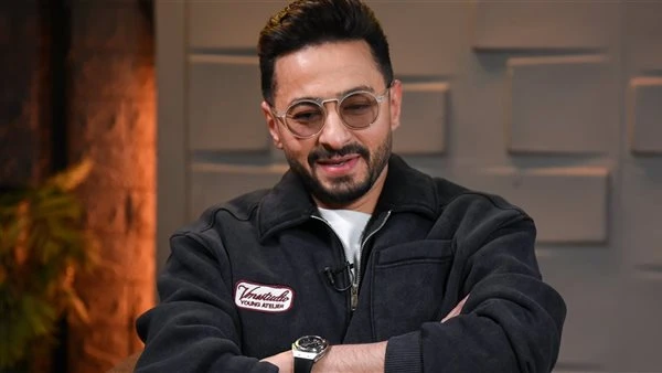 حمادة هلال يعلن إصابة والده بشلل نصفي