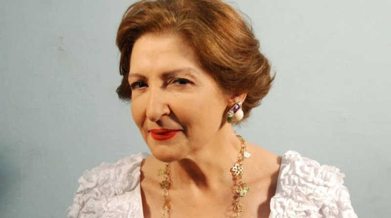 ليلى عز العرب: لا زلت أحتضن صورة زوجي رغم خيانته لي