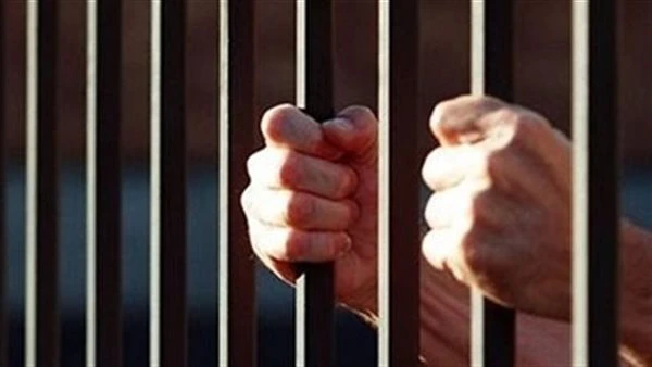 حبس المتهم بإنهاء حياة طفلته بالطالبية بسبب بكائها لرغبتها في العودة لوالدتها