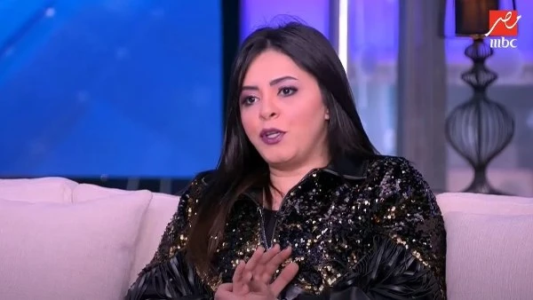 بيهددوا بقتل الكلاب.. ياسمين نيازي تستغيث بسبب أزمة مع جيرانها