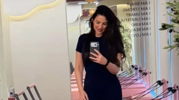 بملابس درة تستعرض رشاقتها من الجيم