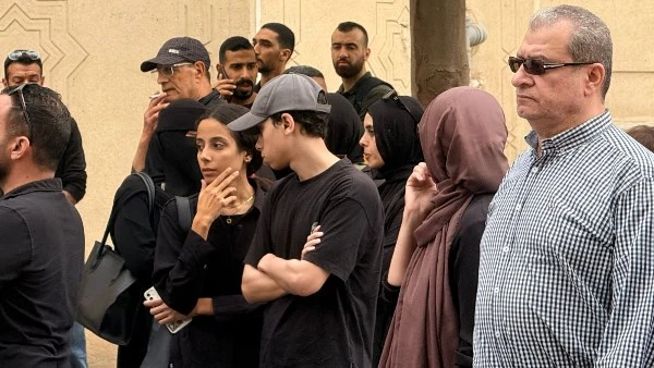 أجواء تشييع جثمان ابن الفنان إبراهيم سعفان من مسجد الصديق| صور