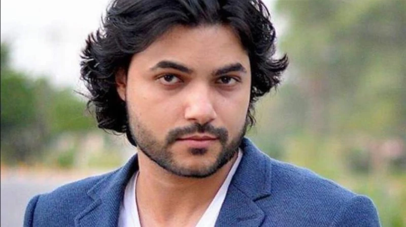 تفاصيل موعد ومكان عزاء والد المؤلف محمود حمدان (خاص)