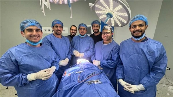 انقاذ بصر طفل باستخراج جسم غريب بطول 10 سم من محجر العين