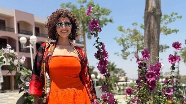 بفستان حنان مطاوع في ظهور لافت عبر إنستجرام