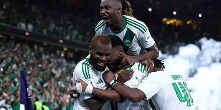 الأهلي يفرم اليابانيين بـ 10 لاعيبة ويحتفظ بلقب آسيا للنخبة