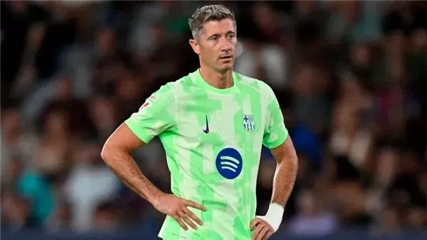 روبرت ليفاندوفسكي: نركز على الدوري الإسباني بعد خيبة دوري الأبطال مع برشلونة