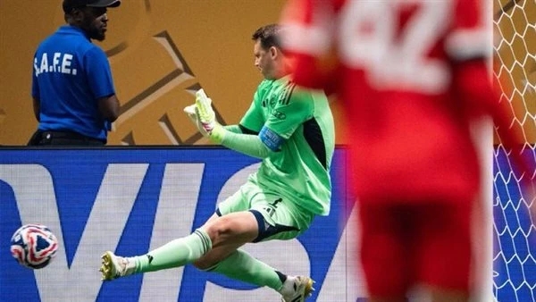 نوير يتألق في الأربعين ويخطف لقب نجم الأسبوع بدوري الأبطال