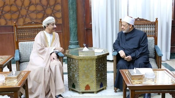 شيخ الأزهر يستقبل سفير سلطنة عمان بالقاهرة لبحث تعزيز التعاون