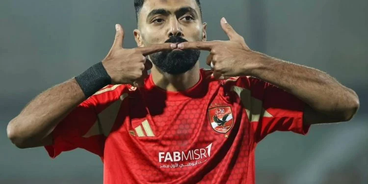 الشحات يتفرج على ماتش بيراميدز من “المدرجات”