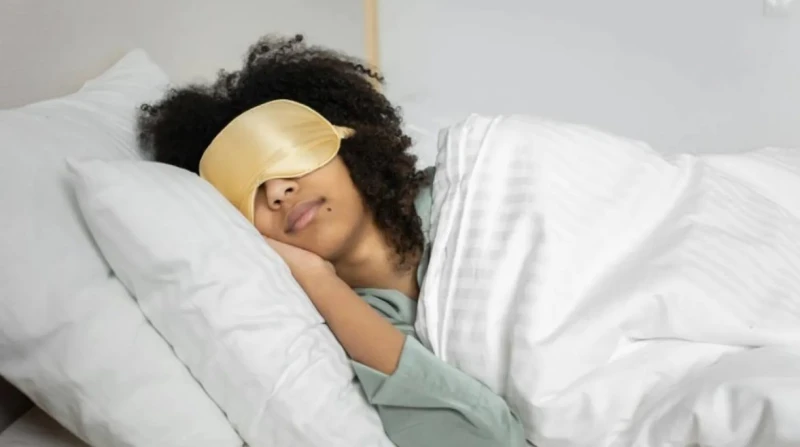 وداعًا للنوم المتقطع. نصائح عليك اتباعها لحل مشكلة الاستيقاظ ليلًا