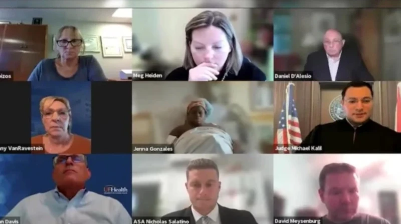 رفضت الولادة القيصرية، محاكمة امرأة لمدة 3 ساعات أثناء آلام المخاض