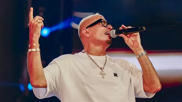 إقبال جماهيري ضخم. نفاد فئتي Regular وFanpit لحفل عمرو دياب