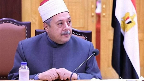 مفتي الجمهورية يهنئ الشيخ أيمن عبد الغني لتكليفه بتسيير أعمال وكيل الأزهر