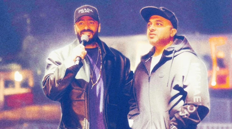 "مستنيكم أنا والمعلم مونتانا". تامر حسني ينشر لقطات من تحضيرات حفله بالسخنة