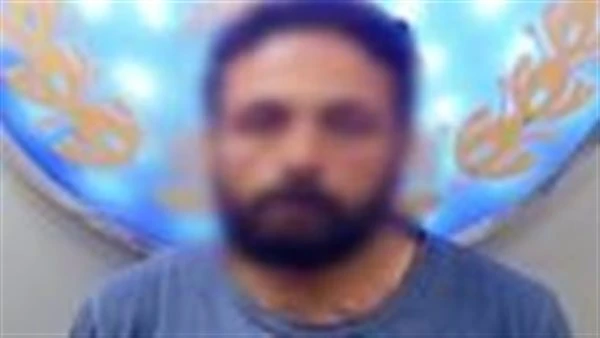 ضبط زوج متهم بإلقاء زوجته من أعلى سلم منزلها في الدقهلية