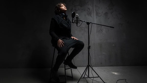 آدم البنا مع عزيز الشافغي وتامر حسين في تفاصيل نسيانك