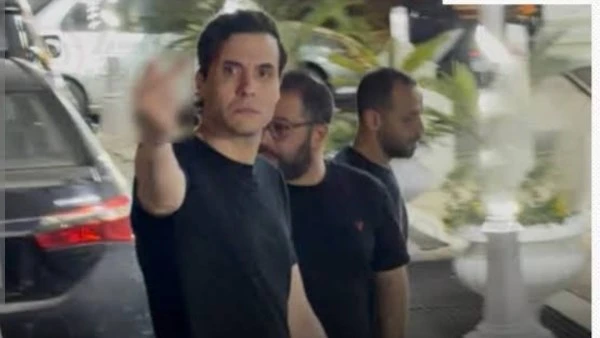 انسحاب الصحفيين والمصورين من عزاء والد طليقة أمير عيد بعد تصرف غير لائق منه